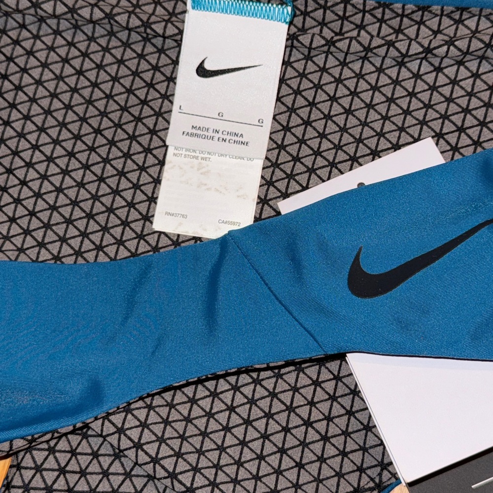 Nike Swim Hydralock Anti-Slip Bikini Bottom - Picture 5 of 6